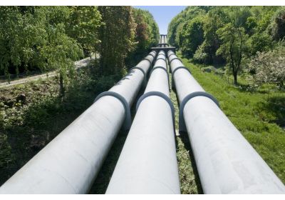 Jak reguluje się ilość przepływu pyłów i powietrza w rurociągach?